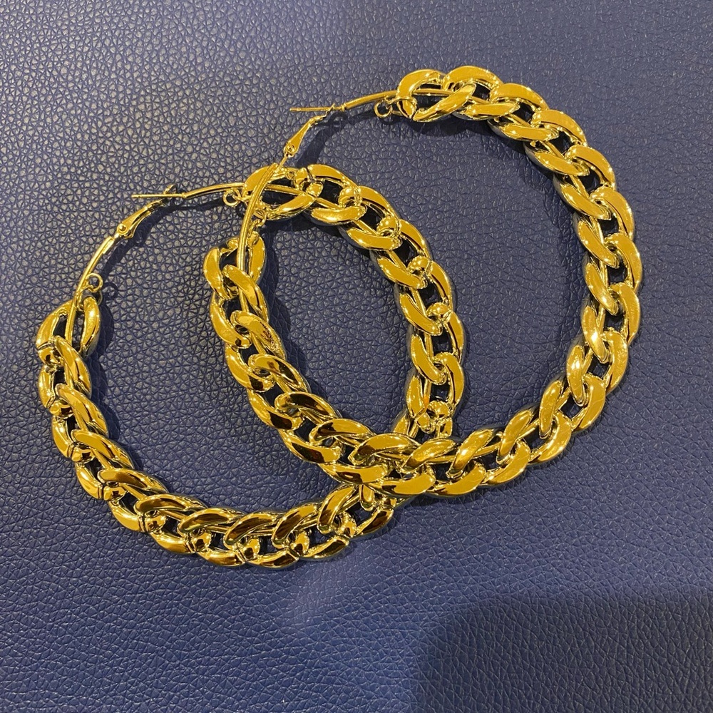 Gold Chain Link Hoop Earrings (Medium)